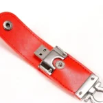 Kožená USB kľúčenka