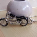 Motorkárska kľúčenka – Vintage Motorkár