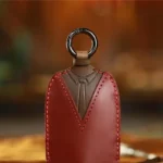 Kožená kľúčenka – Ochrana Suits